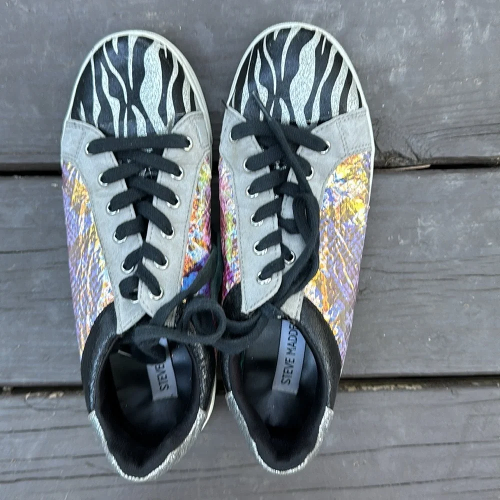 Steve Madden Zparka Colorful Zebra Print Girls Sneakers size 5